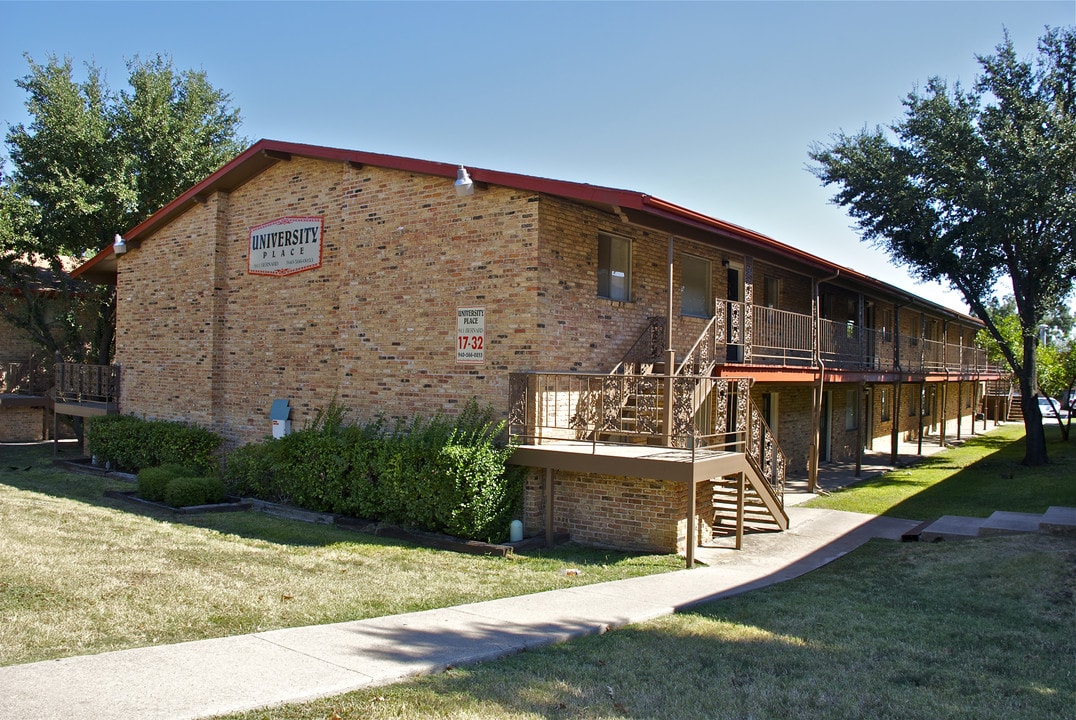 University Place in Denton, TX - Building Photo