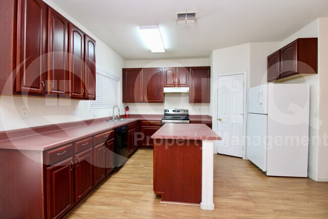 3062 S Mandy in Mesa, AZ - Foto de edificio - Building Photo