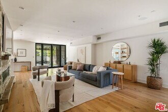 11734 Huston St in Los Angeles, CA - Building Photo - Building Photo