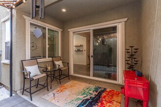 4412 Natomas Central Dr in Sacramento, CA - Foto de edificio - Building Photo