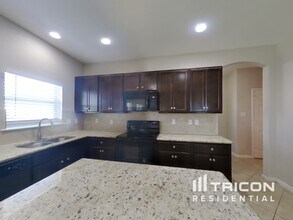 5115 Badland Beacon in Converse, TX - Building Photo - Building Photo