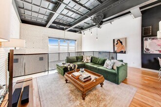 1128 W Ardmore Ave in Chicago, IL - Building Photo - Building Photo