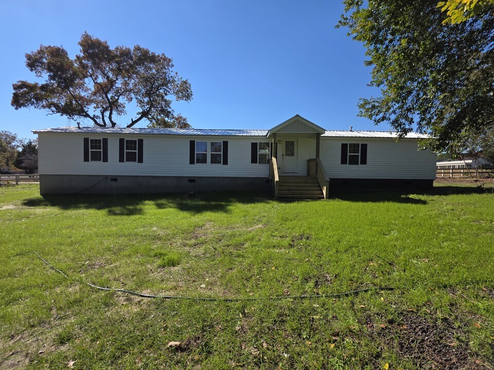 714 Windy Rd in Gilbert, SC - Building Photo