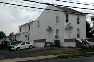 712 Market St in Oxford, PA - Foto de edificio - Building Photo