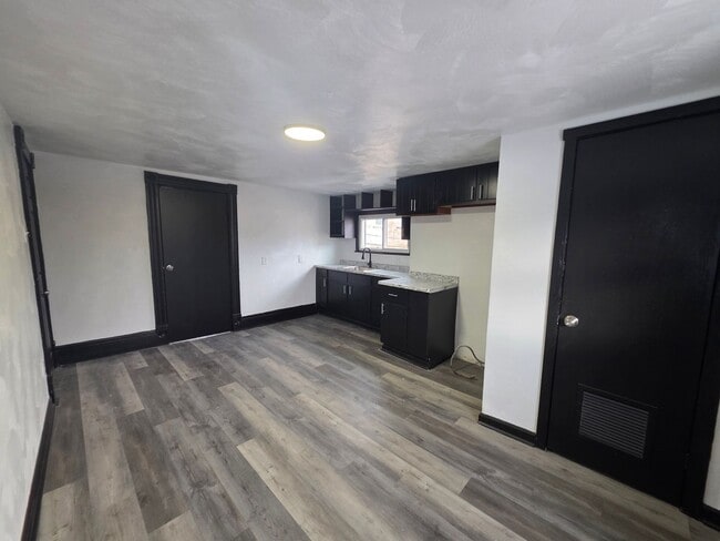 2002 Spring St in Pittsburgh, PA - Building Photo - Building Photo