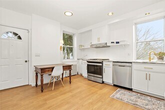 16 Bedford Rd in Katonah, NY - Building Photo - Building Photo