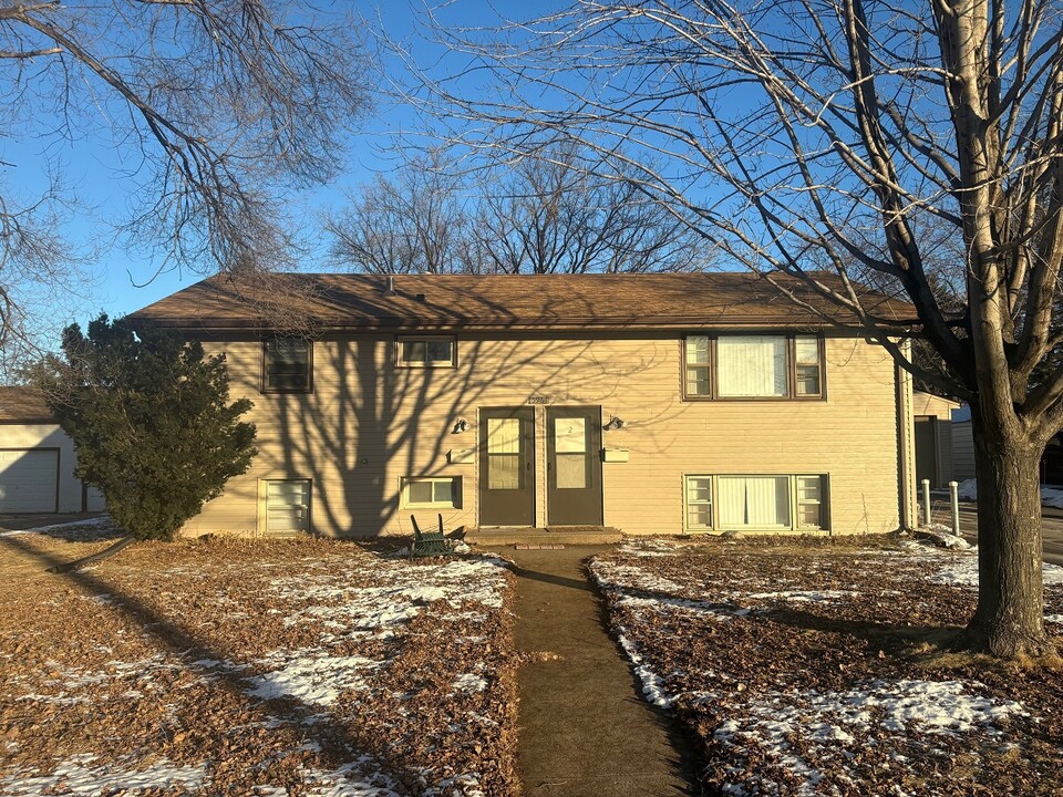 5961 Main St NE, Unit 1 in Fridley, MN - Foto de edificio