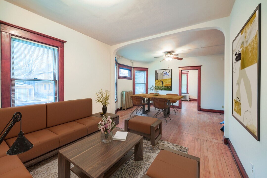 803-803 5th Ave SE in Minneapolis, MN - Building Photo