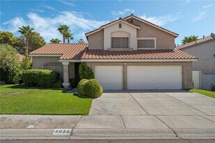 3032 Pier Harbor Dr in Las Vegas, NV - Building Photo