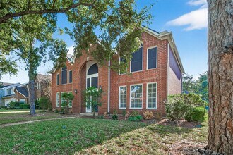 2627 Double Lake Dr in Missouri City, TX - Building Photo - Building Photo