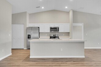 5884 NW Files Ct in Port St. Lucie, FL - Building Photo - Building Photo