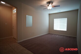 7918 Rhine Dr in Bakersfield, CA - Building Photo - Building Photo