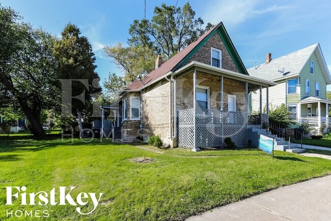 542 Oak St in Waukegan, IL - Foto de edificio - Building Photo