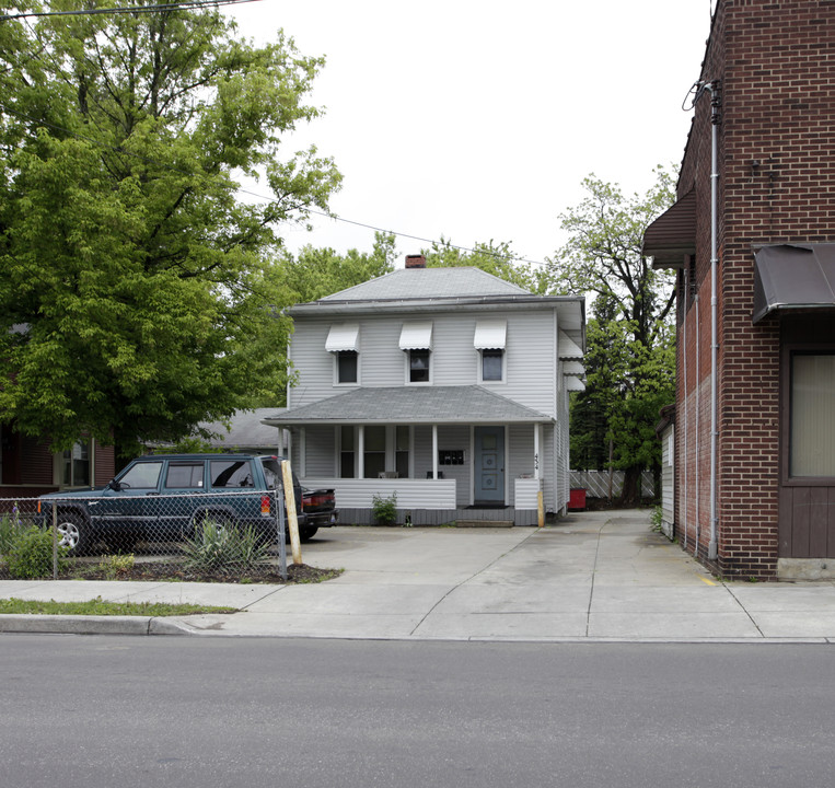 434 W Main St in Ravenna, OH - Building Photo