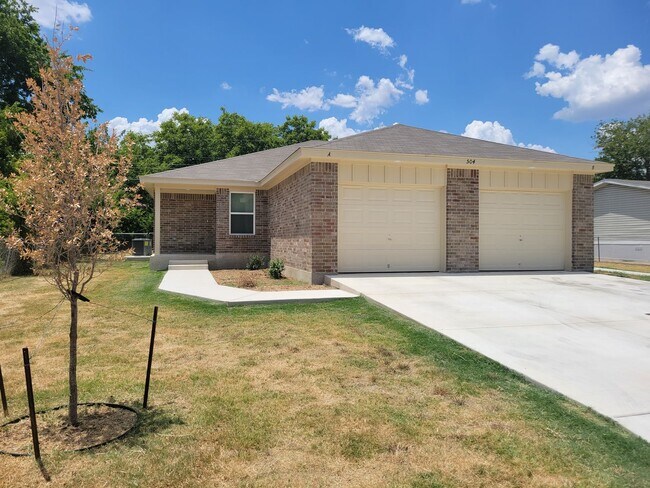 504 S Juanita Dr
