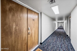 7940 E Camelback Rd in Scottsdale, AZ - Foto de edificio - Building Photo