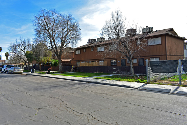 1131 Lincoln St in Bakersfield, CA - Building Photo - Other