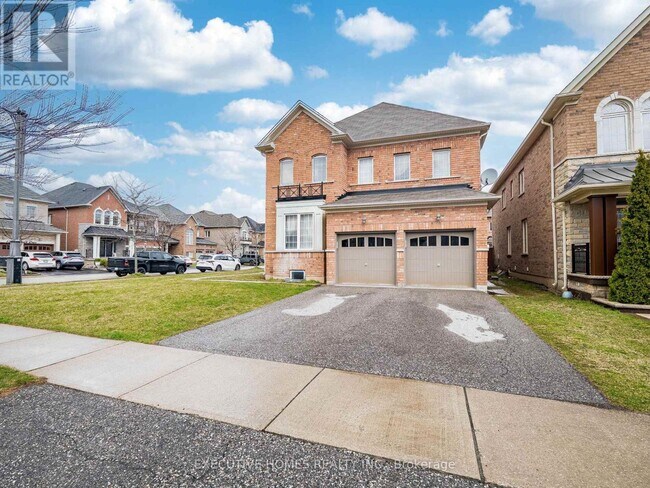 1 Orangeblossom Trail in Brampton, ON - Building Photo - Building Photo