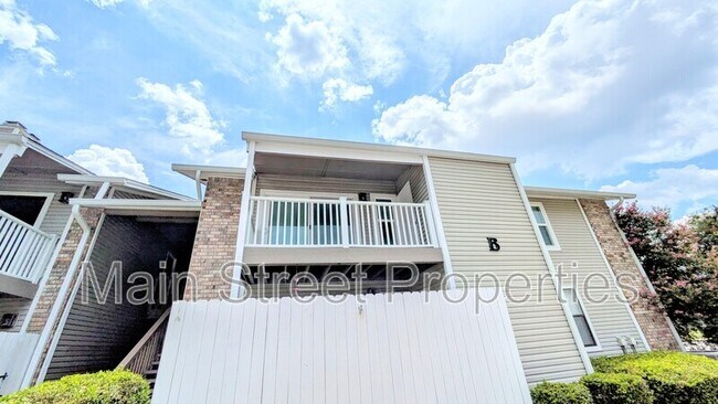 7171 N 9th Ave in Pensacola, FL - Foto de edificio - Building Photo