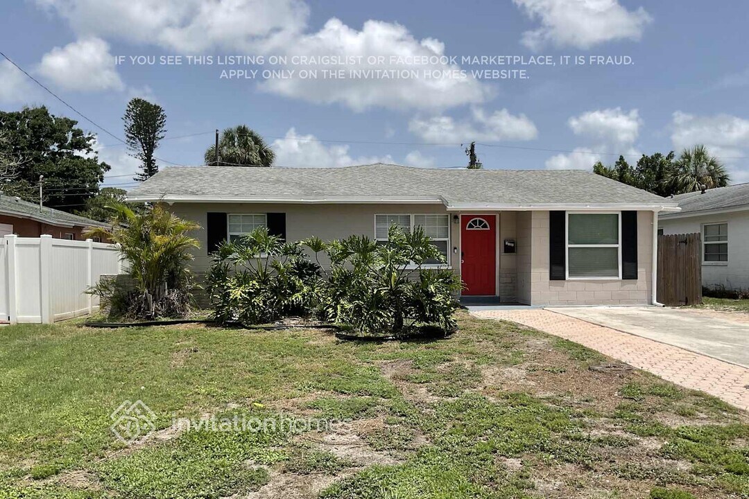 1727 Mississippi Ave NE in St. Petersburg, FL - Building Photo