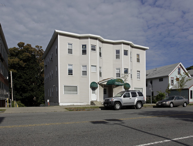 472 Park Ave in Worcester, MA - Foto de edificio - Building Photo