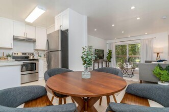 5305 Ridgeview Cir in El Sobrante, CA - Building Photo - Building Photo