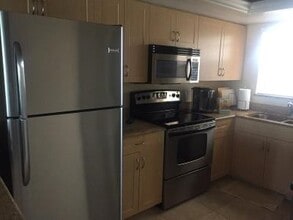 271 Southbay Dr, Unit 5th fl in Naples, FL - Building Photo - Building Photo