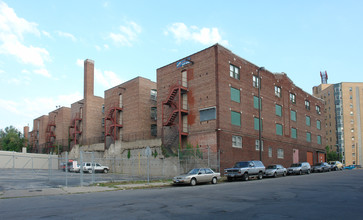 Madison Apartments in Omaha, NE - Building Photo - Building Photo