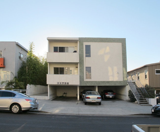 11738 Dorothy St in Los Angeles, CA - Building Photo - Building Photo