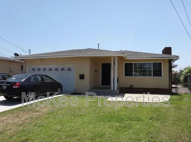 6323 Connie Dr in San Diego, CA - Building Photo