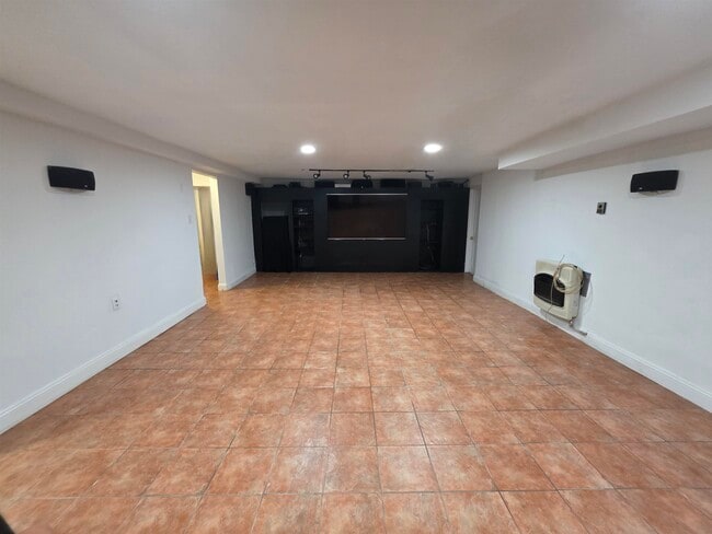 86 Keer Ave in Newark, NJ - Building Photo - Building Photo