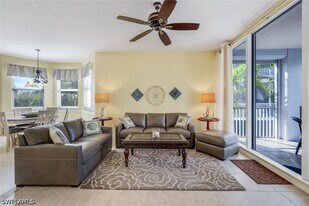 460 Launch Cir in Naples, FL - Building Photo