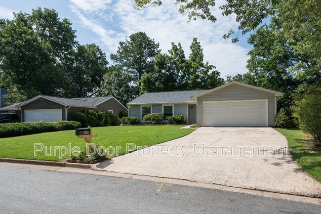 640 Singing Hills Ct in Roswell, GA - Building Photo - Building Photo