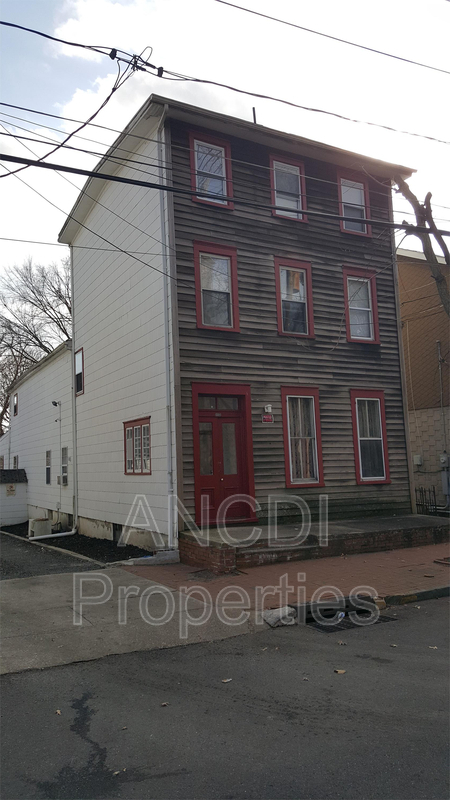 property at 122 Garden St