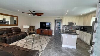 510 Flanders K in Delray Beach, FL - Building Photo