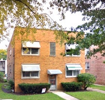 8221 Keating Ave, Unit 2 in Skokie, IL - Building Photo