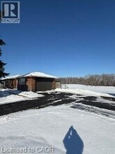379 Ridge Rd E in Grimsby, ON - Building Photo - Building Photo