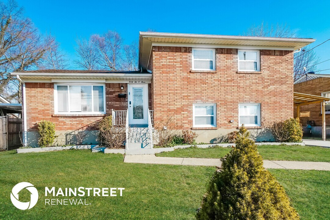 4203 Quiet Way in Louisville, KY - Building Photo