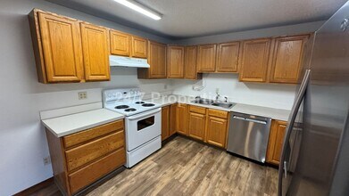 16060 SE Lark Ave in Milwaukie, OR - Building Photo - Building Photo