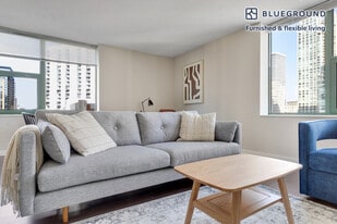 77 W Huron St in Chicago, IL - Building Photo