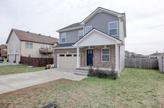 702 Ellie Nat Dr in Clarksville, TN - Building Photo - Building Photo
