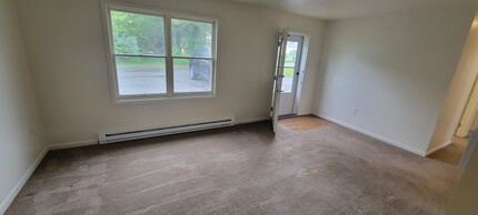 5 E Green St, Unit 2 in Bechtelsville, PA - Building Photo - Building Photo