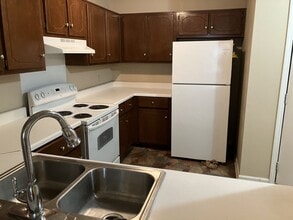 1823 Holmes St in Tupelo, MS - Building Photo - Building Photo