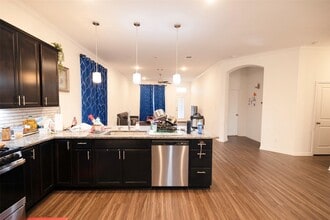 1008 Old Vine Rd in Brenham, TX - Building Photo - Building Photo