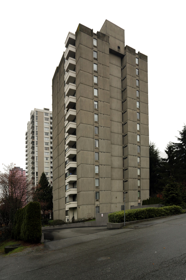 Haro Place in Vancouver, BC - Building Photo - Building Photo