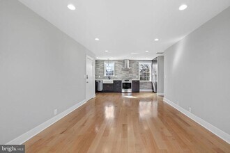 3476 S Utah St, Unit B2 in Arlington, VA - Foto de edificio - Building Photo
