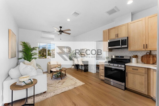 property at 4286 Samoset Ave