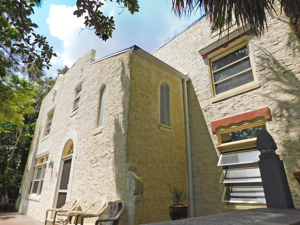 1838 Pineapple Ave in Melbourne, FL - Building Photo