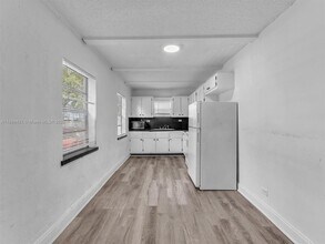 1932 Dewey St in Hollywood, FL - Building Photo - Building Photo