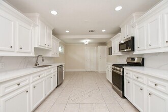 44 Farrell St in Houston, TX - Building Photo - Building Photo